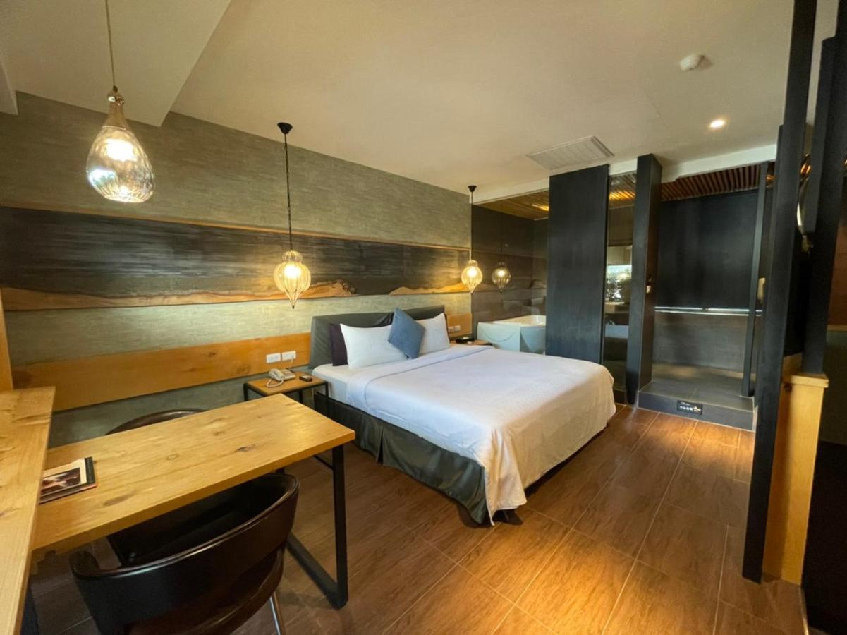 Roppongi Motel - Dalian Pingtung Bagian luar foto