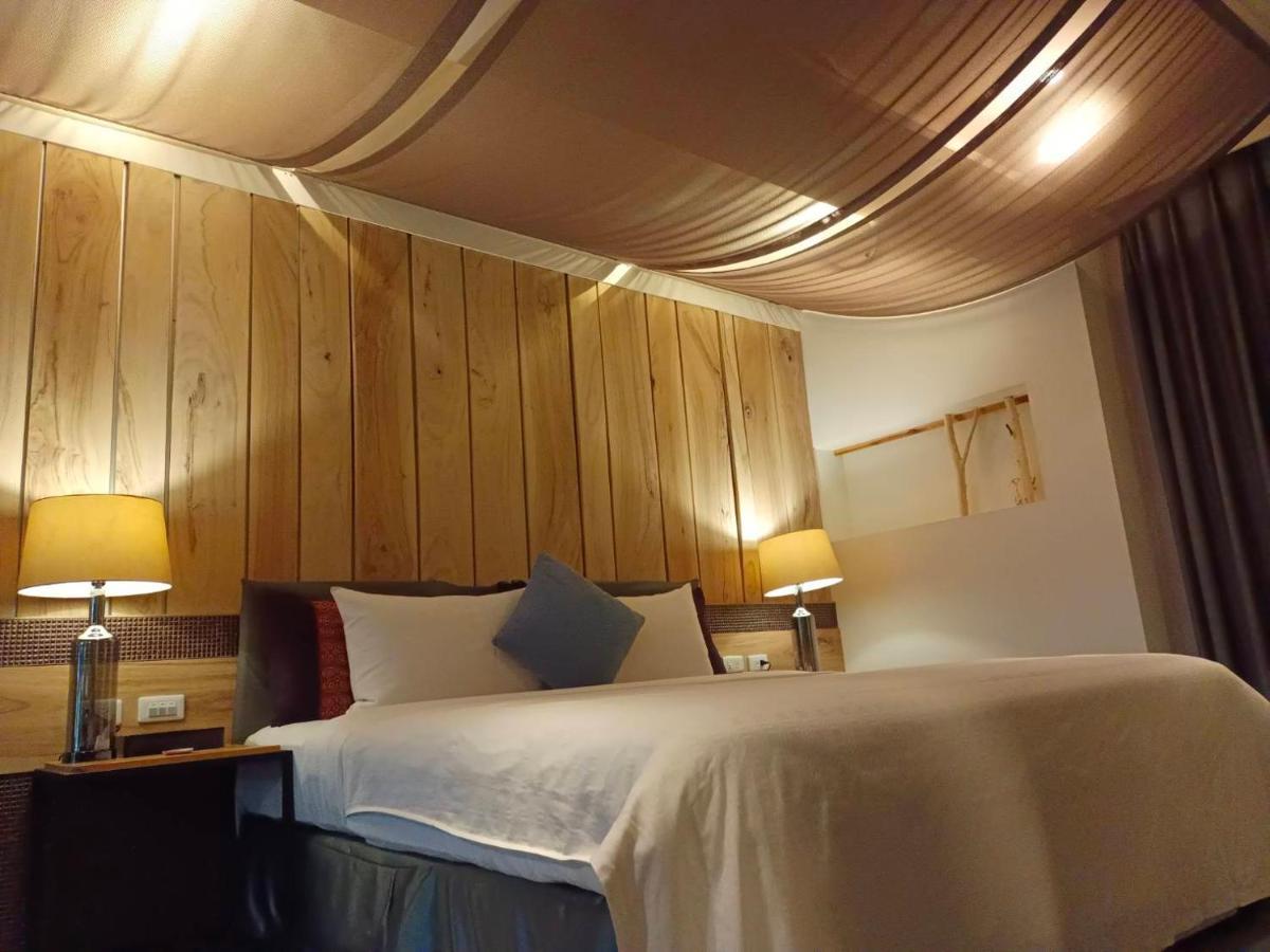 Roppongi Motel - Dalian Pingtung Bagian luar foto