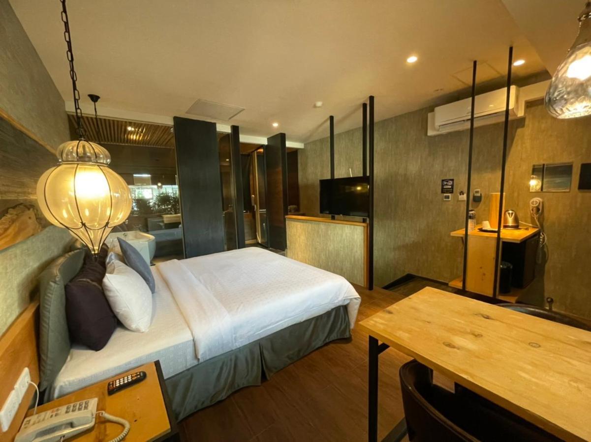 Roppongi Motel - Dalian Pingtung Bagian luar foto