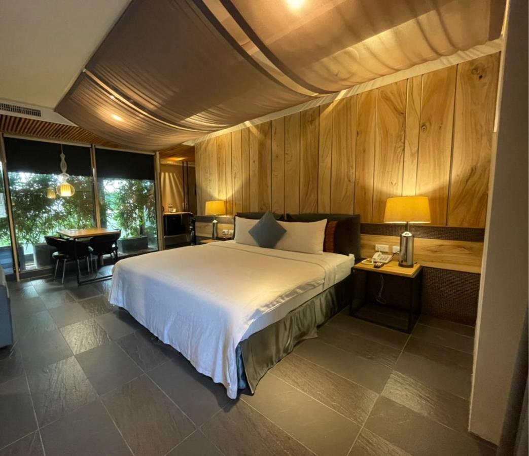 Roppongi Motel - Dalian Pingtung Bagian luar foto