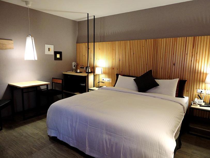 Roppongi Motel - Dalian Pingtung Bagian luar foto